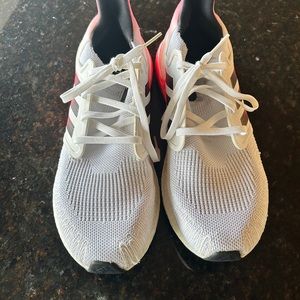 Men’s Adidas Ultraboost Runners Size 11